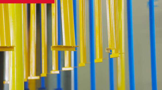 Fase finale verniciatura etermet